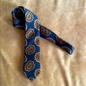 Men’s paisley neck tie. Suit supply. Navy and Camel